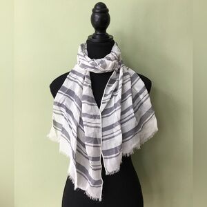 ⭐️ SALE $15 ⭐️ Echo Vintage Silk Striped Fringed Gray and Cream Scarf